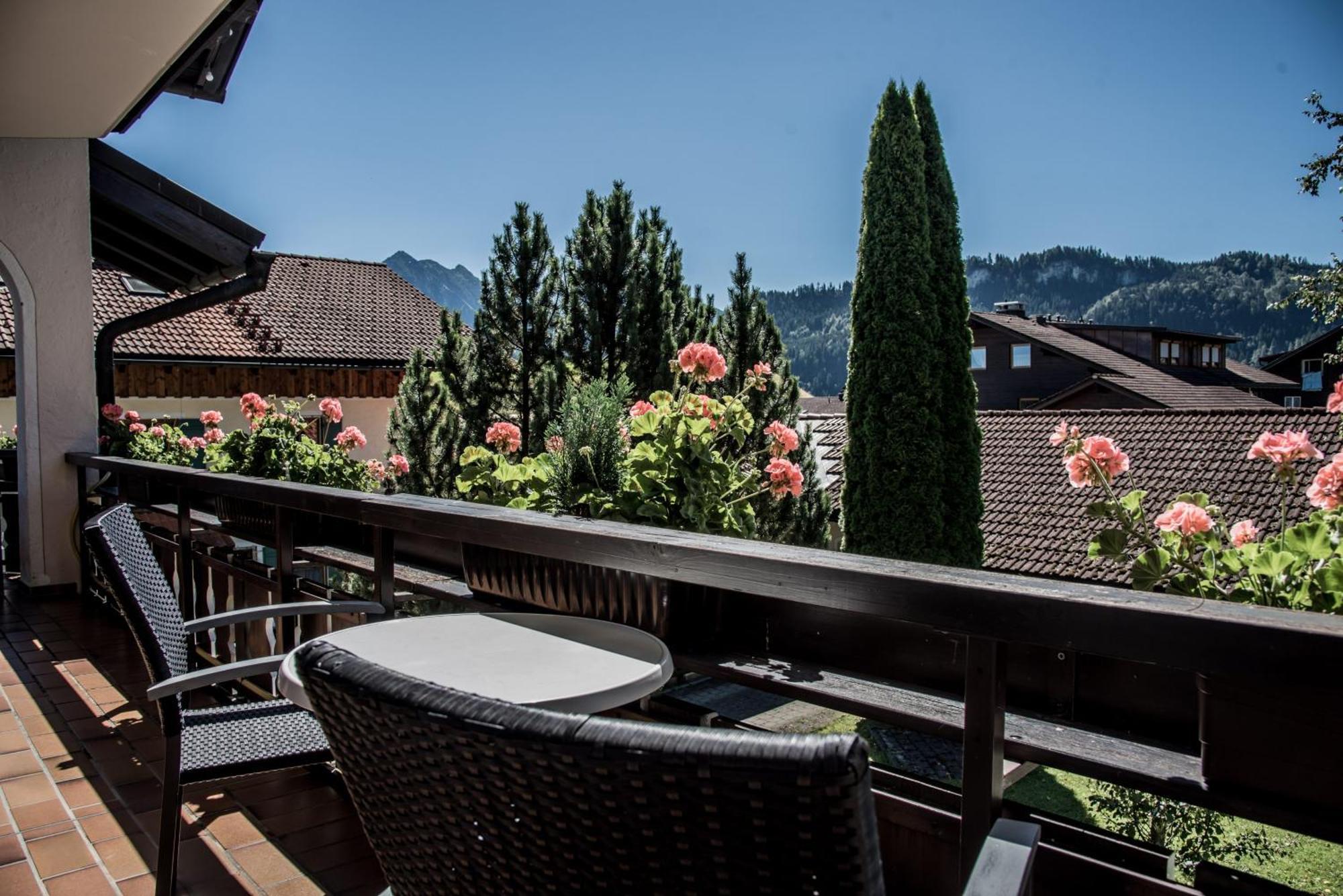 Haus Susanne - Top-Ferienwohnungen - Sommer-Bergbahn Inklusive โอเบอร์ไมเซลชไตน์ ภายนอก รูปภาพ
