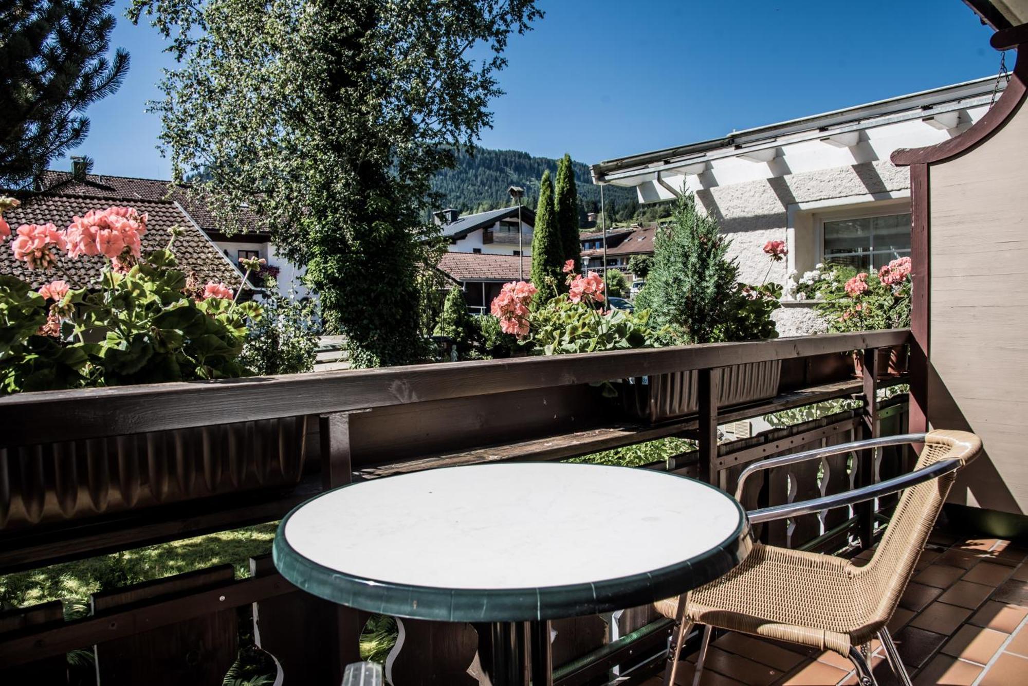 Haus Susanne - Top-Ferienwohnungen - Sommer-Bergbahn Inklusive โอเบอร์ไมเซลชไตน์ ภายนอก รูปภาพ