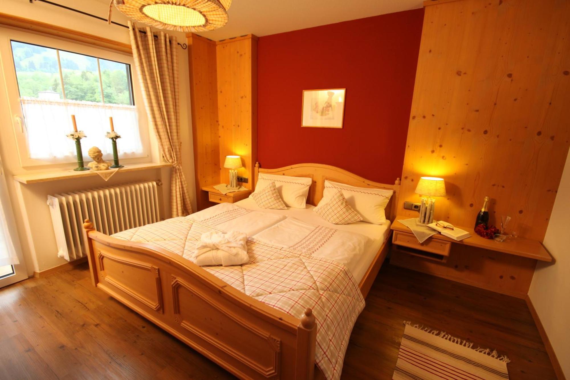 Haus Susanne - Top-Ferienwohnungen - Sommer-Bergbahn Inklusive โอเบอร์ไมเซลชไตน์ ภายนอก รูปภาพ
