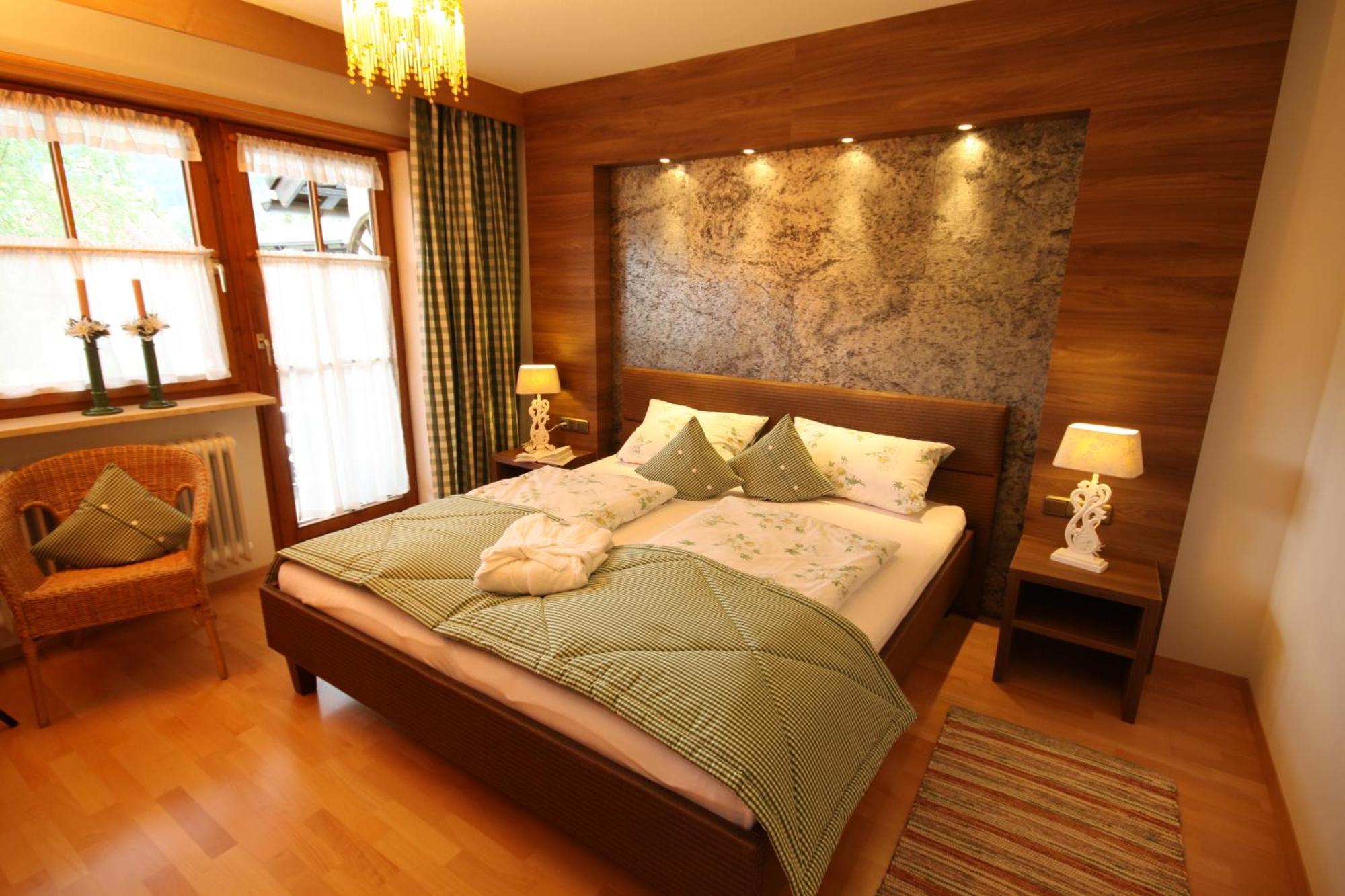 Haus Susanne - Top-Ferienwohnungen - Sommer-Bergbahn Inklusive โอเบอร์ไมเซลชไตน์ ภายนอก รูปภาพ