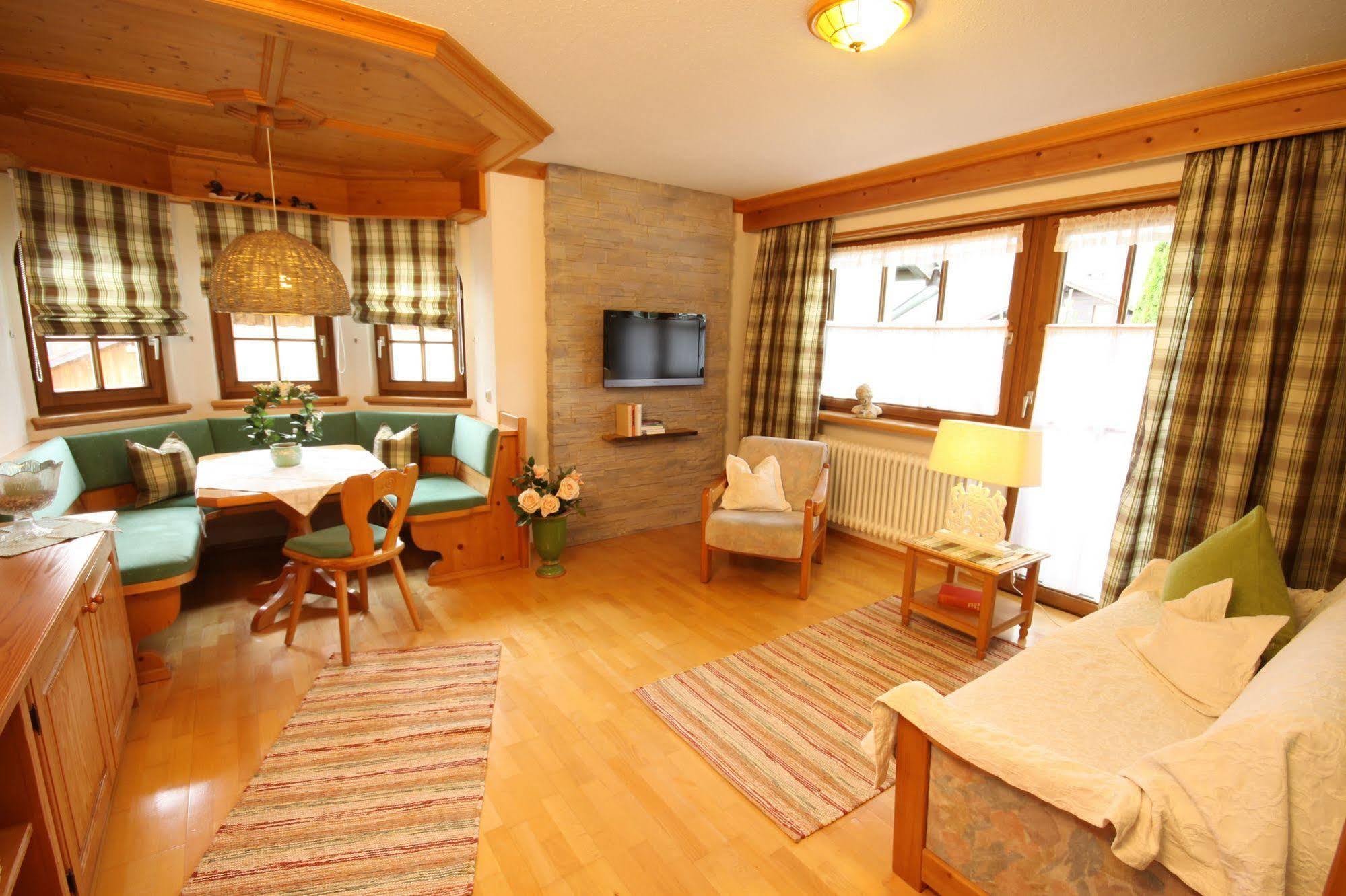 Haus Susanne - Top-Ferienwohnungen - Sommer-Bergbahn Inklusive โอเบอร์ไมเซลชไตน์ ภายนอก รูปภาพ