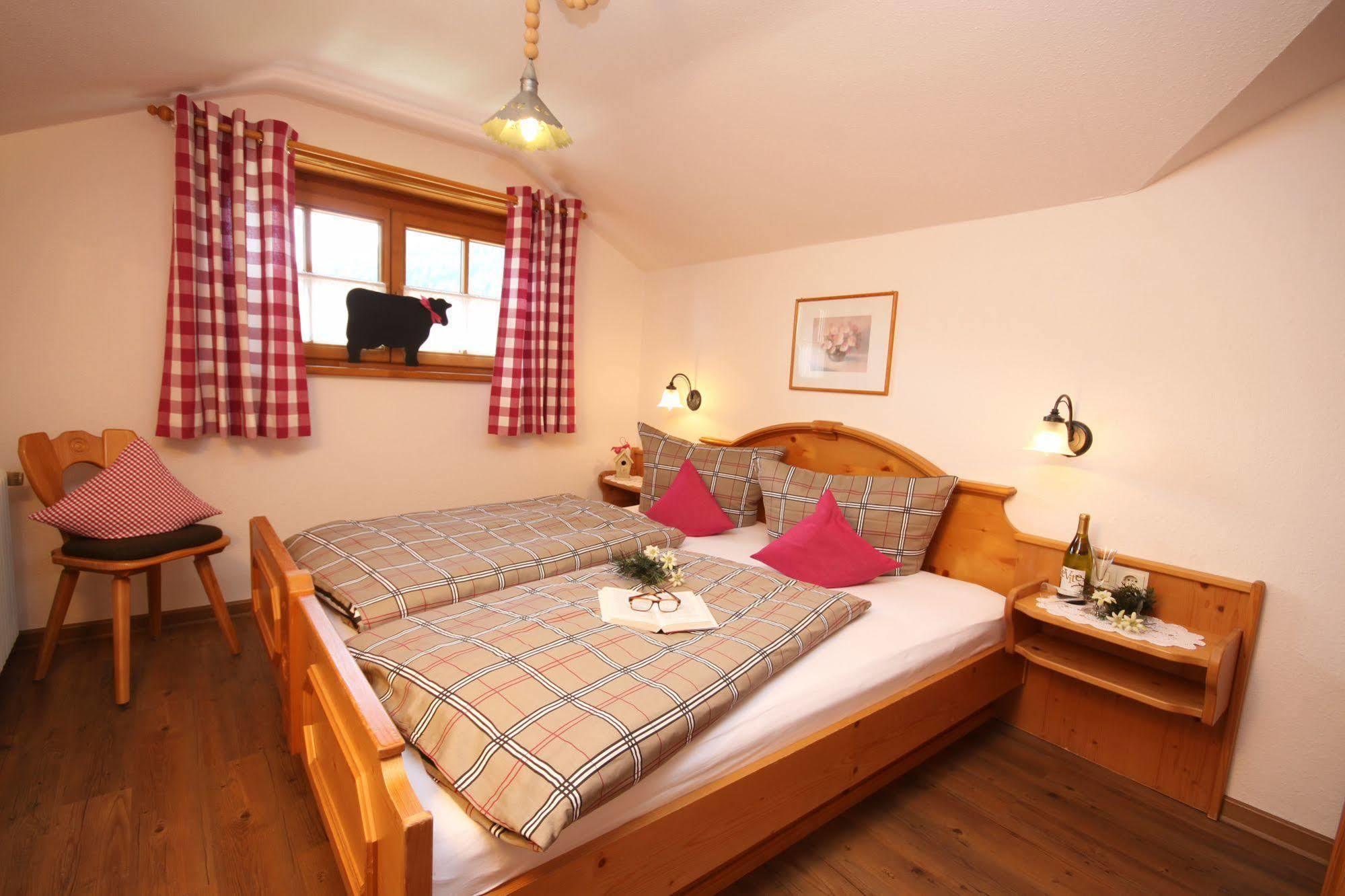 Haus Susanne - Top-Ferienwohnungen - Sommer-Bergbahn Inklusive โอเบอร์ไมเซลชไตน์ ภายนอก รูปภาพ